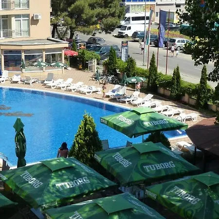 Reina Kamelia Garden * Napospart