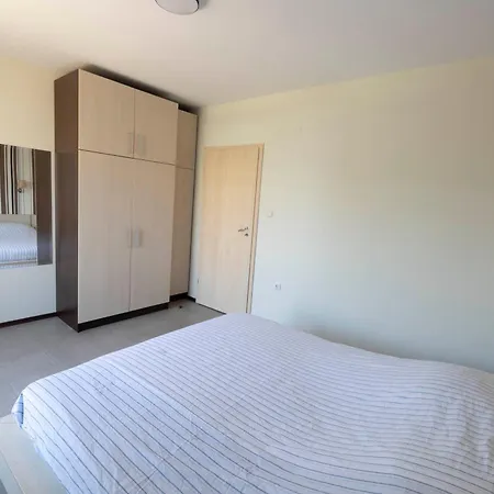 Reina Kamelia Garden *