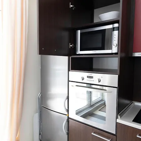 Reina Kamelia Garden